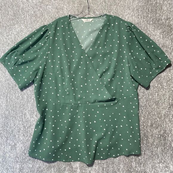 Agnes Orinda Tops - Agnes Orinda Green Heart Print Blouse‎ Short Sleeve Top V-Neck 2X